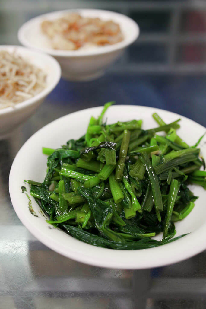【高雄】止不住狂扒！郭家肉燥飯│桑尼瘦不了x短評