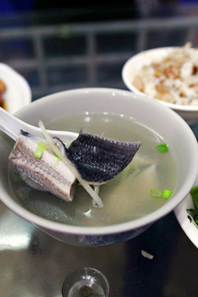 【高雄】止不住狂扒！郭家肉燥飯│桑尼瘦不了x短評