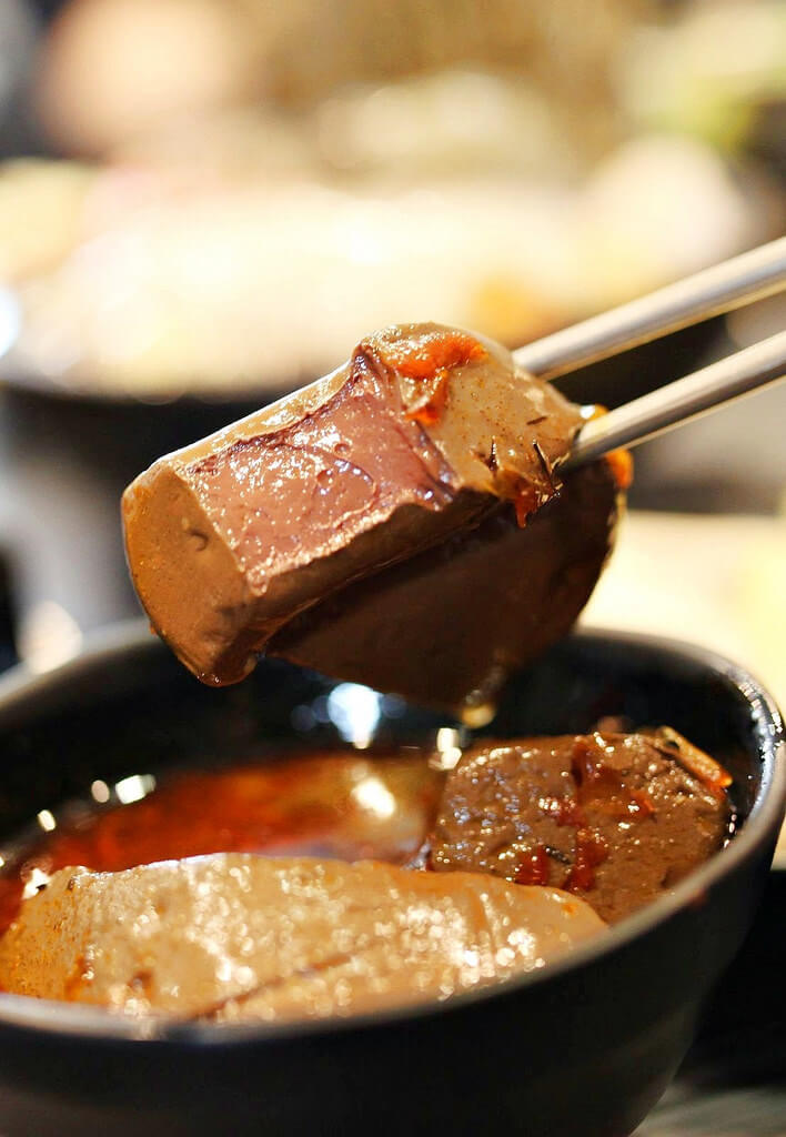 【高雄】超划算吃肉鍋物店│五鮮級平價鍋物．桑尼瘦不了x短評