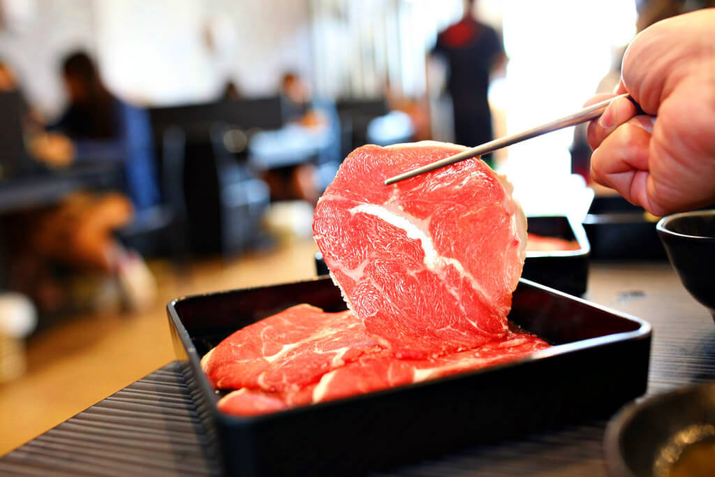 【高雄】超划算吃肉鍋物店│五鮮級平價鍋物．桑尼瘦不了x短評