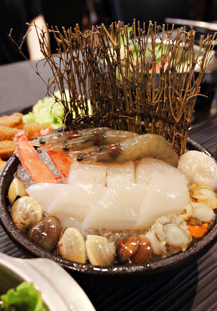 【高雄】超划算吃肉鍋物店│五鮮級平價鍋物．桑尼瘦不了x短評