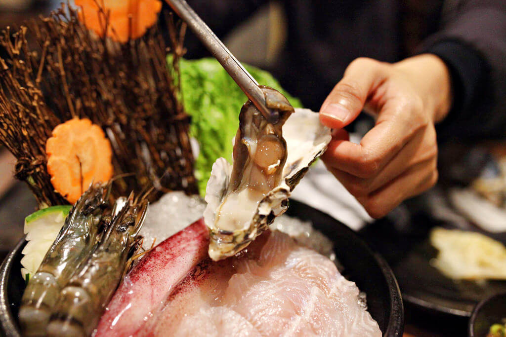 【高雄】貓頭鷹鍋物│森林系金華火腿上湯火鍋．桑尼瘦不了