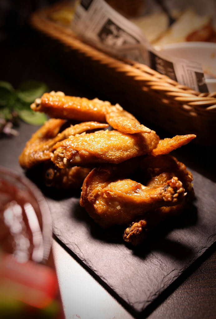 【高雄】舊鎮餐酒館│吃炸牛肉喝酒打飛鏢.桑尼瘦不了 【高雄】舊鎮餐酒館│吃炸牛肉喝酒打飛鏢.桑尼瘦不了