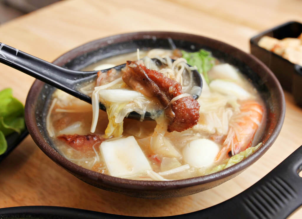 【高雄】呷透天餐廳│$75炒麵裝到爽.桑尼瘦不了 【高雄】呷透天餐廳│$75炒麵裝到爽.桑尼瘦不了