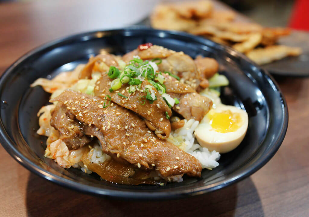 【高雄】愛呆丸手作料理│超平價日式小店．桑尼瘦不了