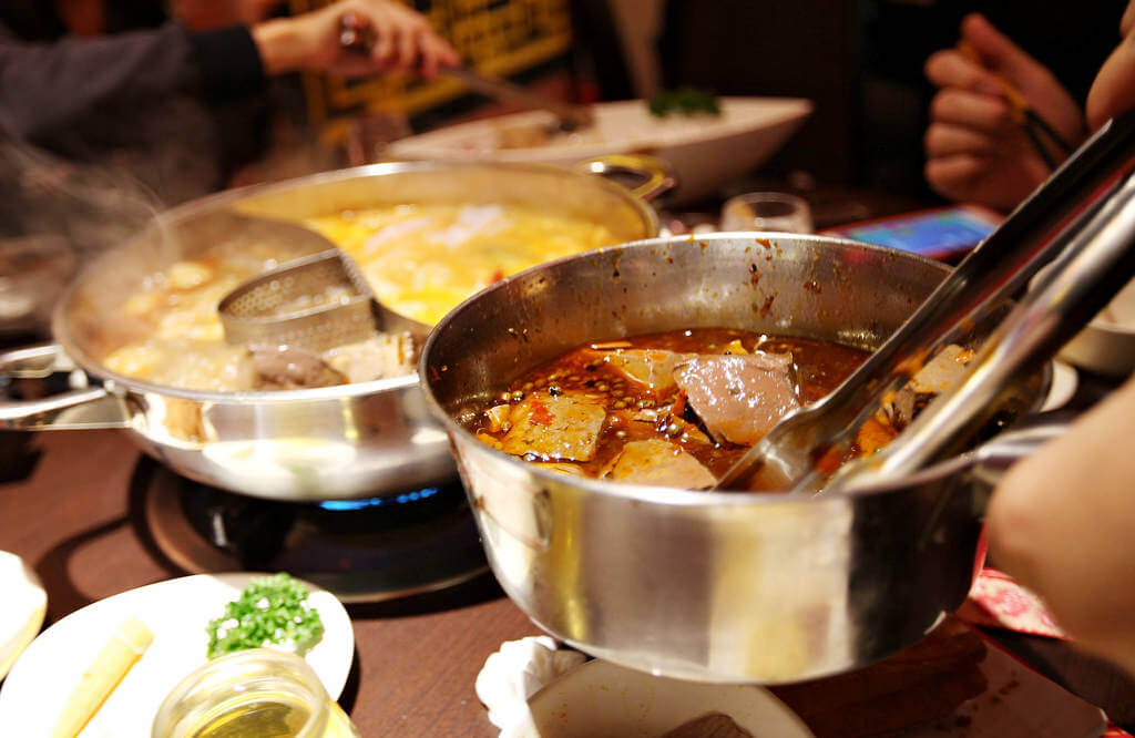 【高雄】川堂紅成都麻辣火鍋專賣店│高CP值預約制麻辣火鍋．桑尼瘦不了