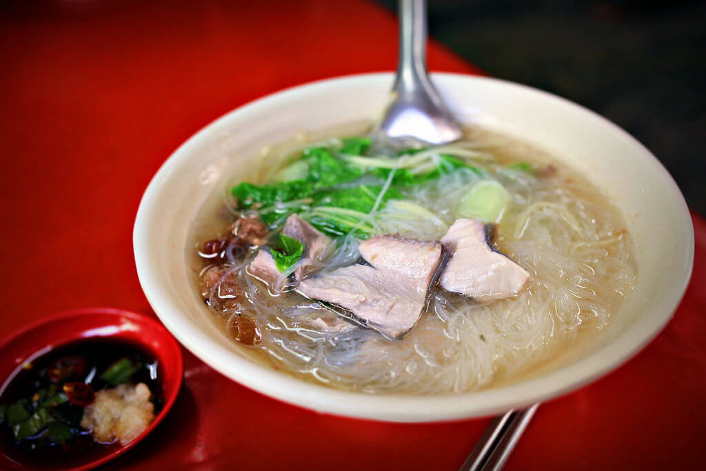 【高雄】國民市場魚皮米粉湯│鮮香帶勁．桑尼瘦不了