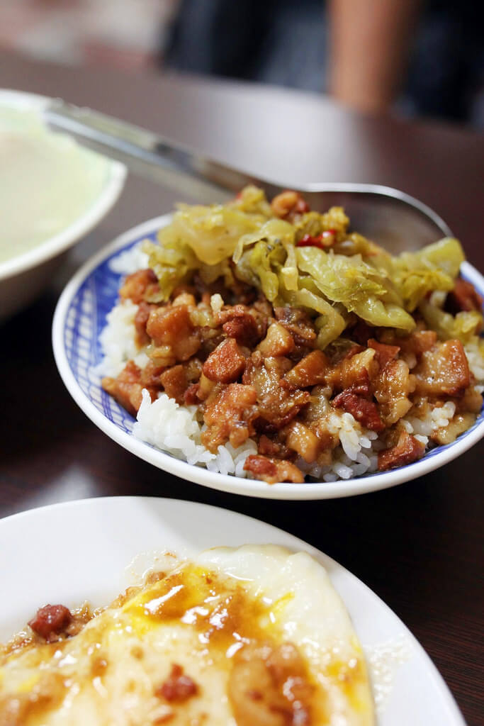 【高雄】鶴味道│松阪豬炭燒肉燥飯.桑尼瘦不了 【高雄】鶴味道│松阪豬炭燒肉燥飯.桑尼瘦不了