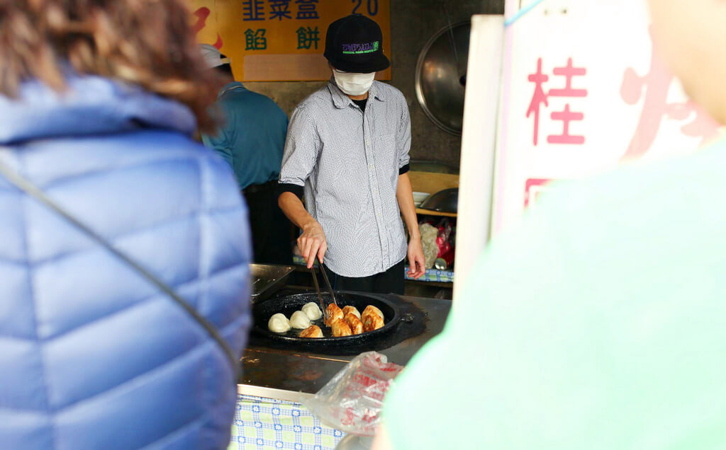 【高雄】龍記餡餅│脆得昏天暗地小餡餅．桑尼瘦不了