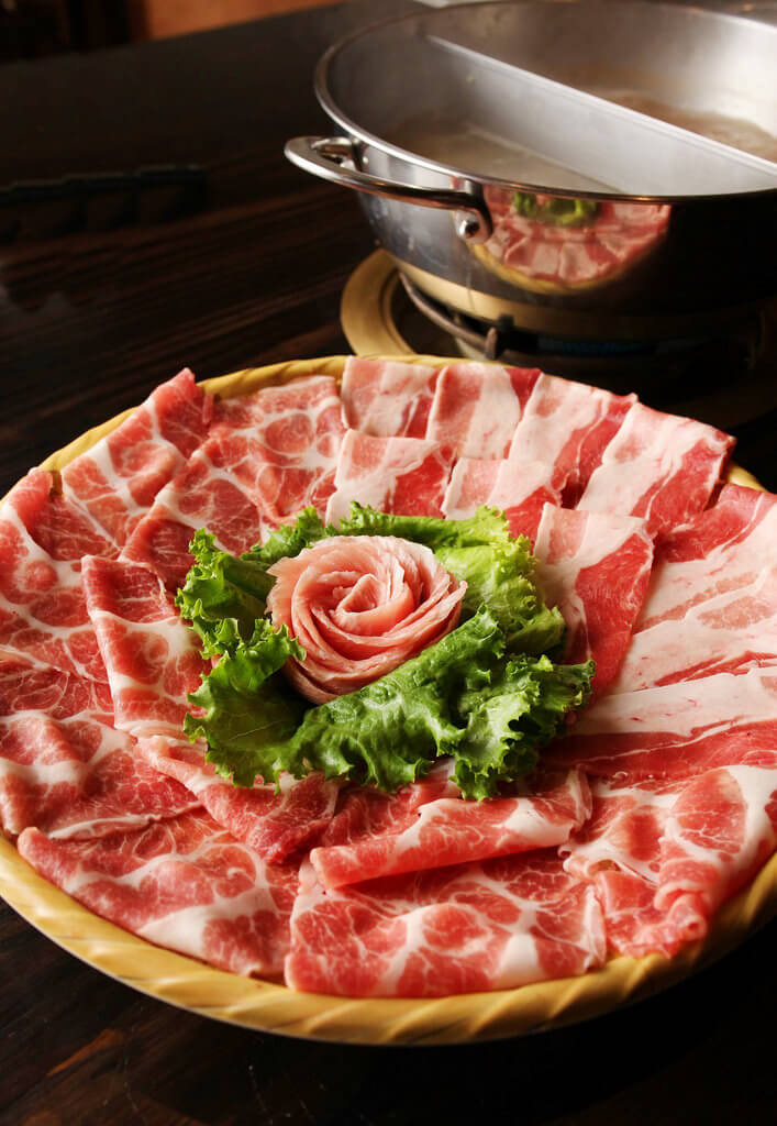 【高雄】賽門汕頭火鍋│聞香下馬、大口吃肉．桑尼瘦不了