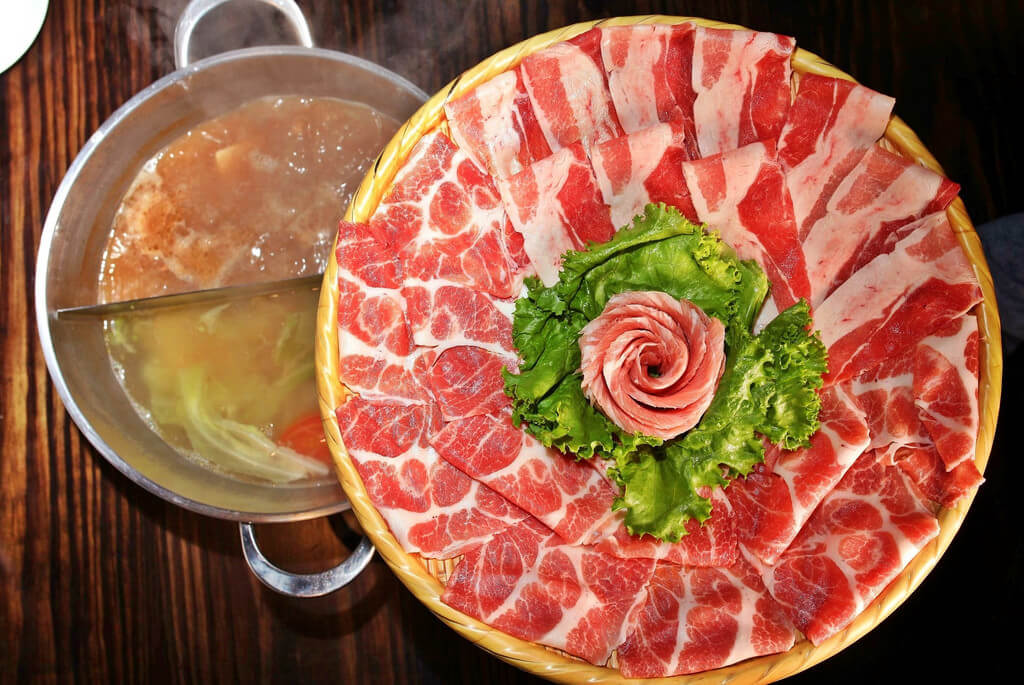 【高雄】賽門汕頭火鍋│聞香下馬、大口吃肉．桑尼瘦不了