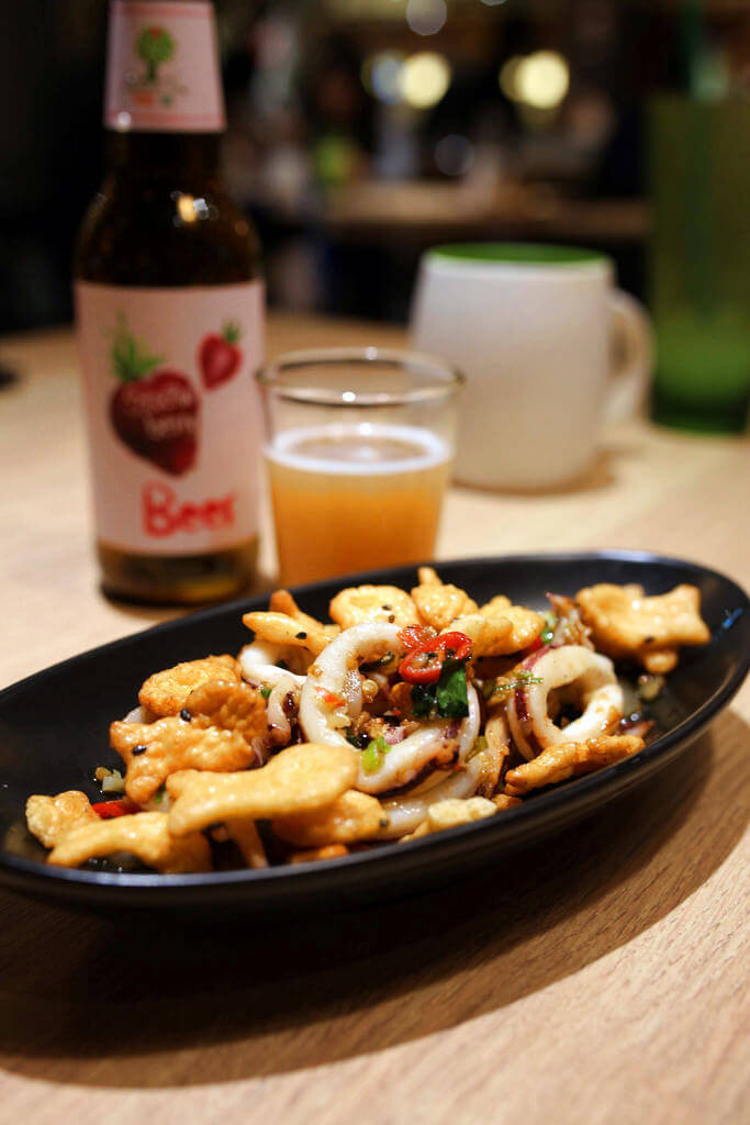 【高雄】hot 7高雄漢神巨蛋店│鐵板草莓料理│自釀草莓啤酒．桑尼瘦不了
