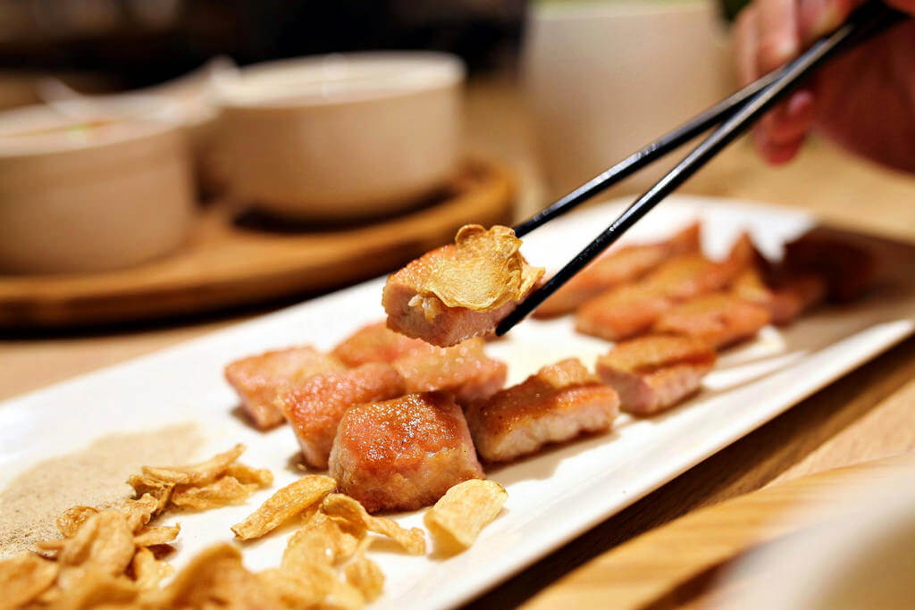 【高雄】hot 7高雄漢神巨蛋店│鐵板草莓料理│自釀草莓啤酒．桑尼瘦不了