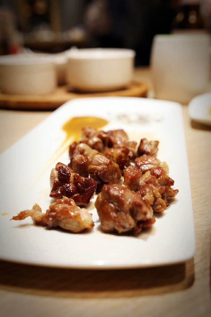 【高雄】hot 7高雄漢神巨蛋店│鐵板草莓料理│自釀草莓啤酒．桑尼瘦不了