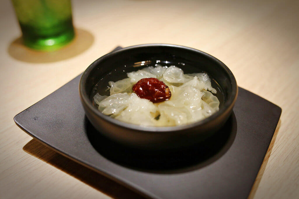 【高雄】hot 7高雄漢神巨蛋店│鐵板草莓料理│自釀草莓啤酒．桑尼瘦不了
