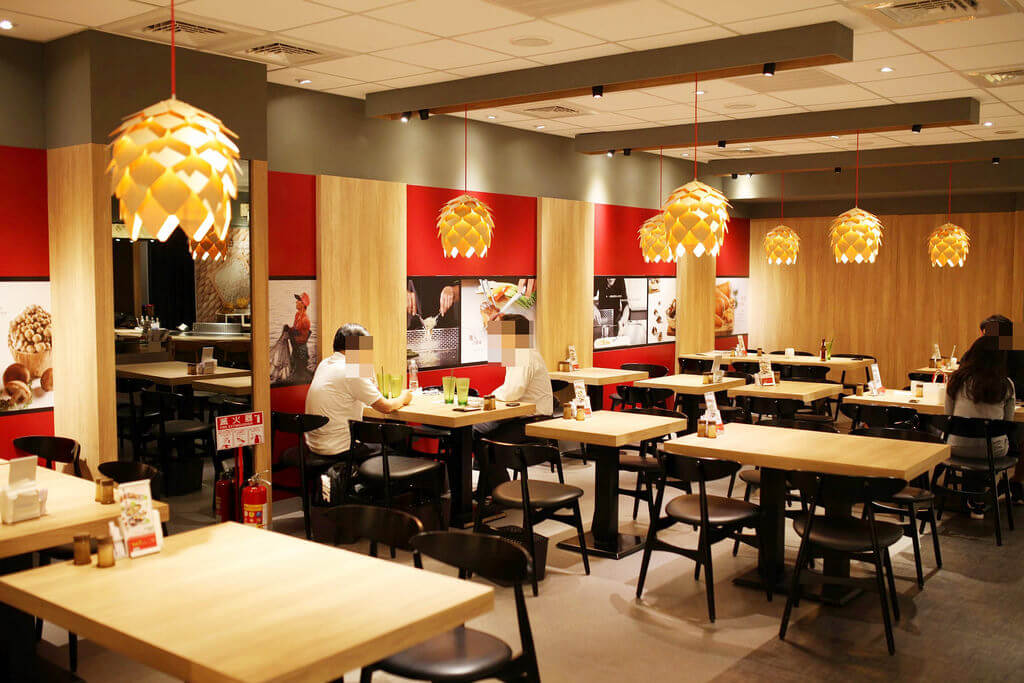 【高雄】hot 7高雄漢神巨蛋店│鐵板草莓料理│自釀草莓啤酒．桑尼瘦不了