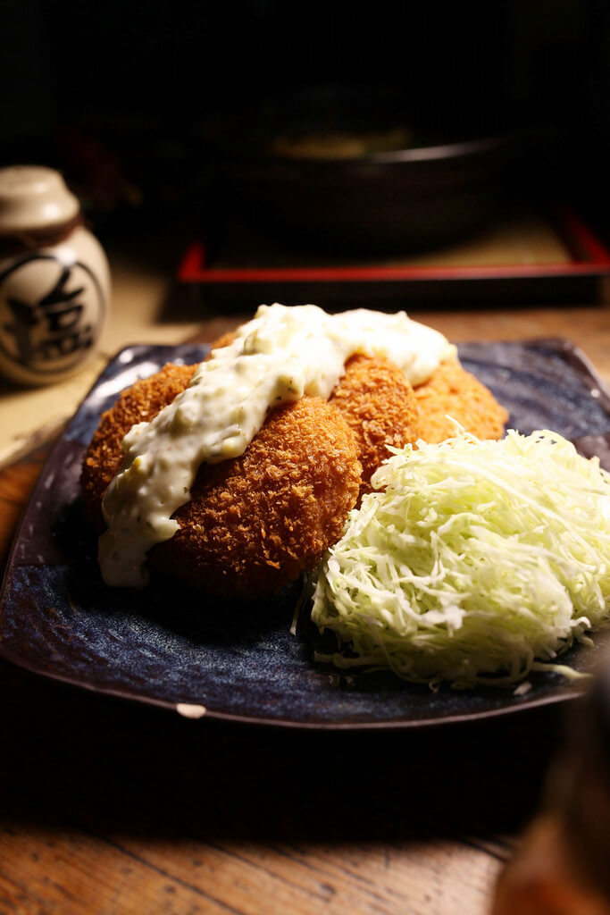 【高雄】九日串燒│黃金日式精準烤功│渡輪站旁串燒小店．桑尼瘦不了