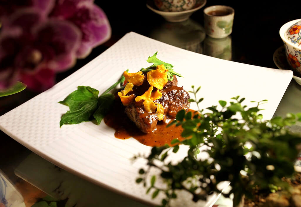 【高雄】鈺善閣│老佛爺也瘋狂的蔬食滿漢大餐│頂級素食盛宴．桑尼瘦不了