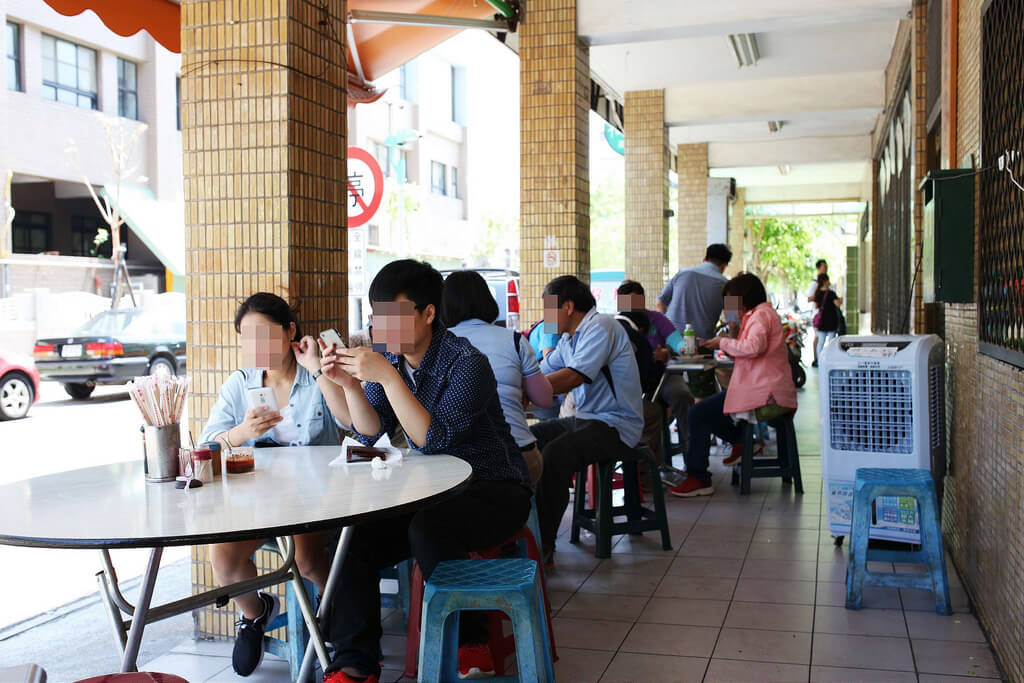 【高雄】堀江麵店│甘蔗燻雞噴香美味．桑尼瘦不了