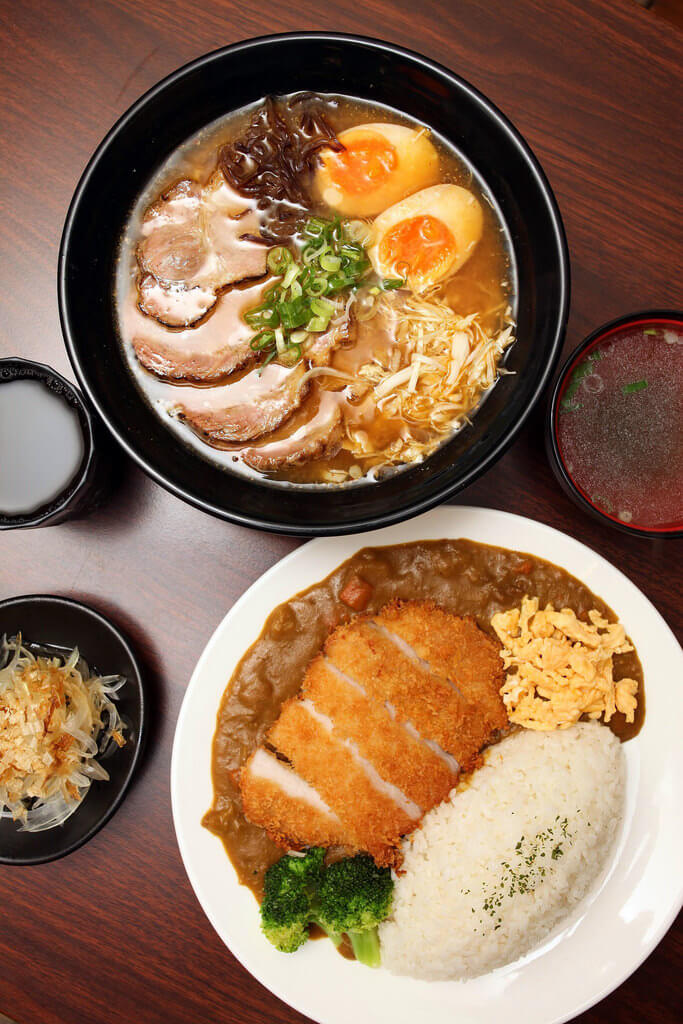 【高雄】河合家料理食堂│小清新拉麵│誇張脆雞腿排．桑尼瘦不了