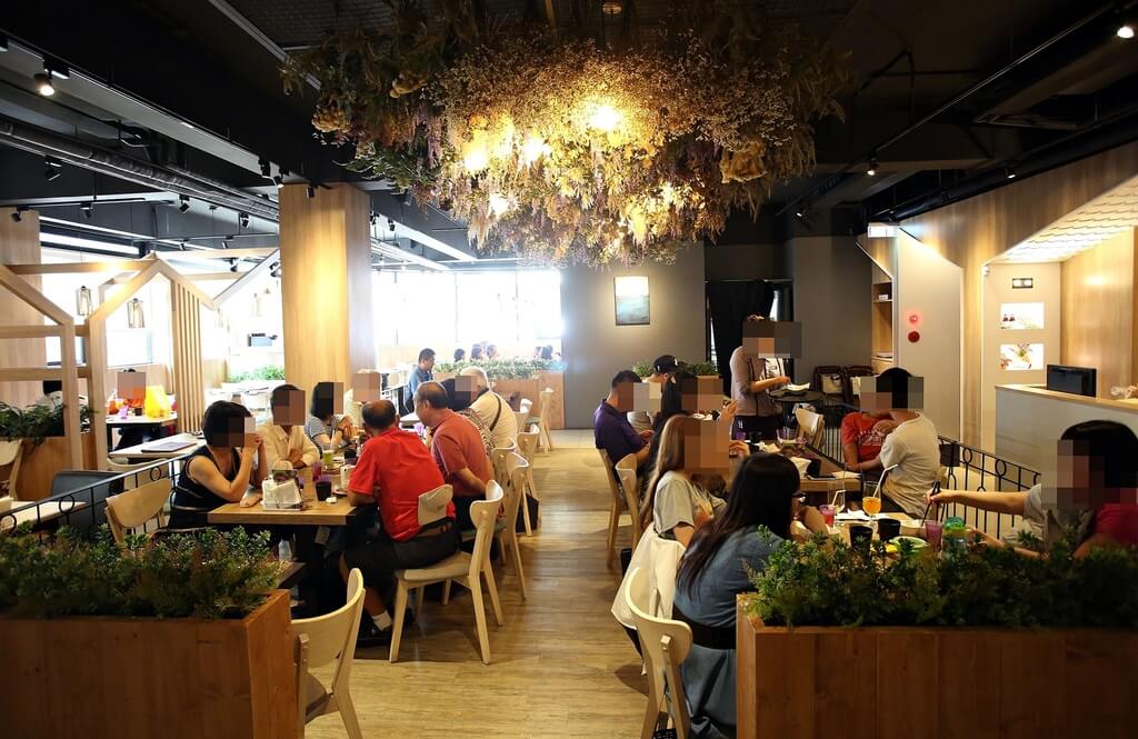 【高雄】陶板屋│爸爸過癮吃│父親節「香蒜瓦片牛肉」加量不加價.桑尼瘦不了 【高雄】陶板屋│爸爸過癮吃│父親節「香蒜瓦片牛肉」加量不加價.桑尼瘦不了