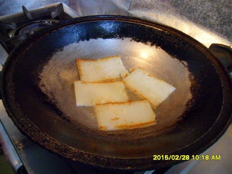 食譜【千層蘿蔔糕佐蒜蓉醬】,美味又簡單的料理!-千層蘿蔔糕 食譜【千層蘿蔔糕佐蒜蓉醬】,美味又簡單的料理!-千層蘿蔔糕