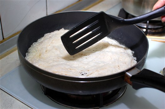 食譜【金黃麵線煎】，5分鐘傳統古早美味！-食譜