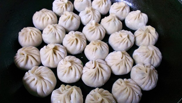 食譜【水餃皮之一口煎餃】，好吃好吃~-一口