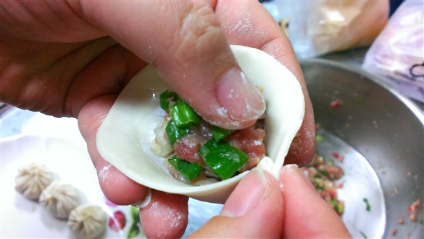食譜【水餃皮之一口煎餃】，好吃好吃~-一口