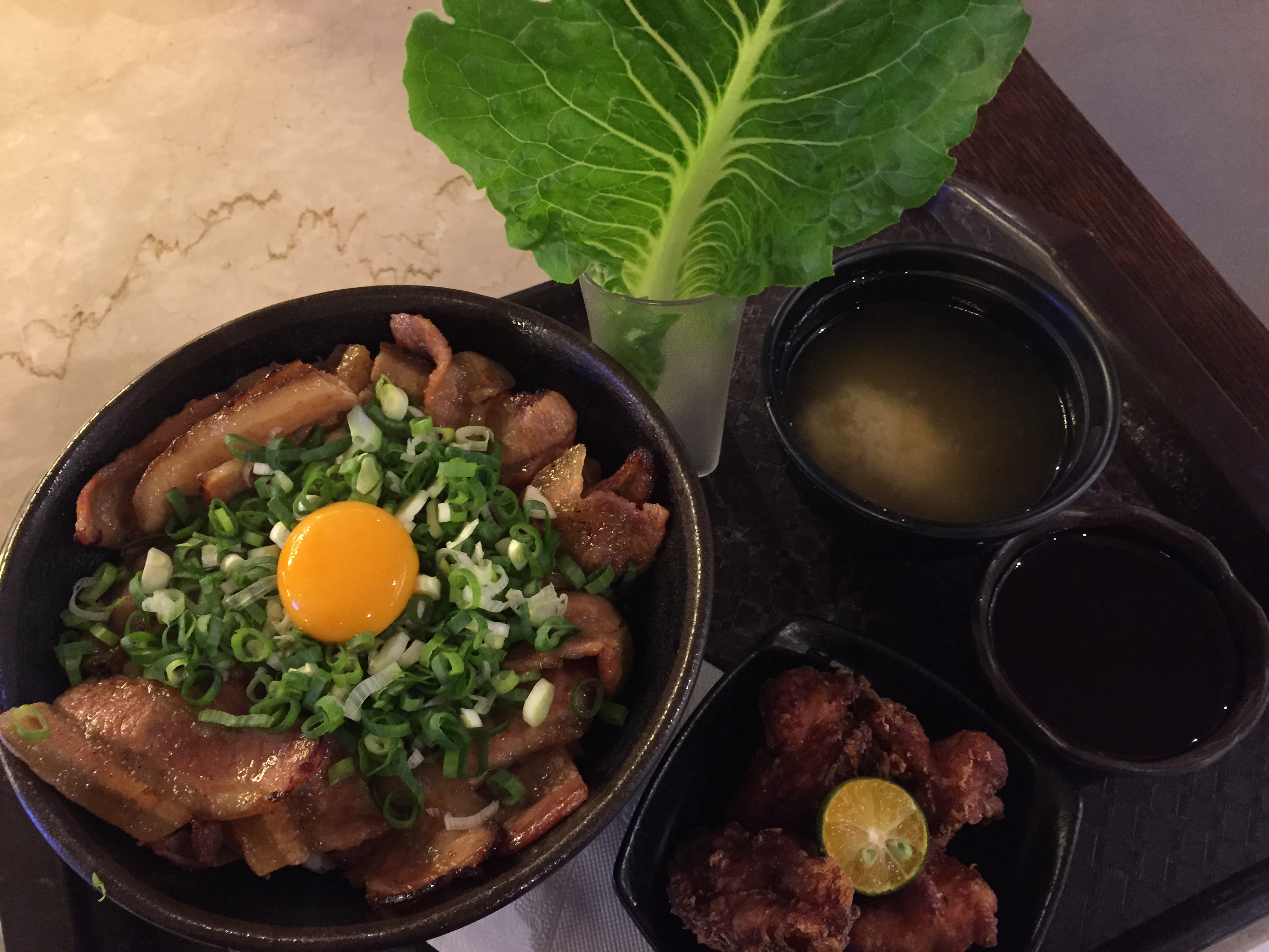 號稱「地表最強丼飯」之開丼！