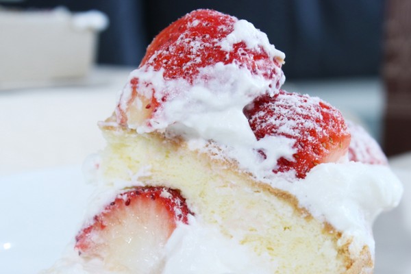 隱藏版口袋名單松山區美食草莓蛋糕推薦,沒吃過dobby手工甜品絕對會後悔
