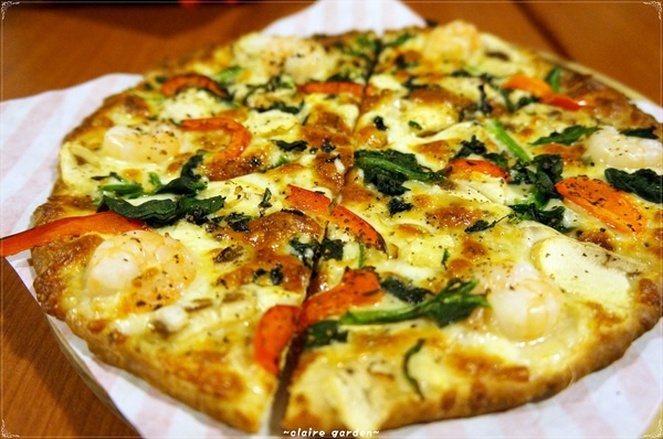 台北捷運中山站 vasa pizza~每道都是好〞哇賽〞的料理