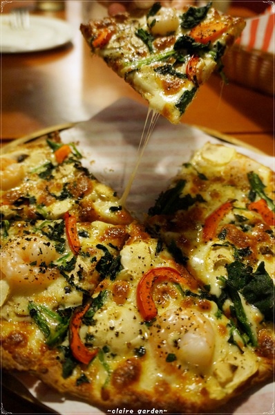 台北捷運中山站 vasa pizza~每道都是好〞哇賽〞的料理