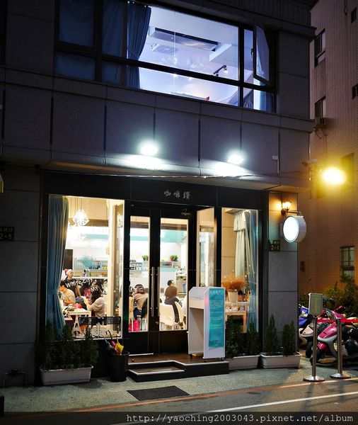 台中東區 咖啡鑽，知名鬆餅專賣店推出耶誕817套餐