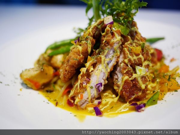 台中東區 咖啡鑽，知名鬆餅專賣店推出耶誕817套餐