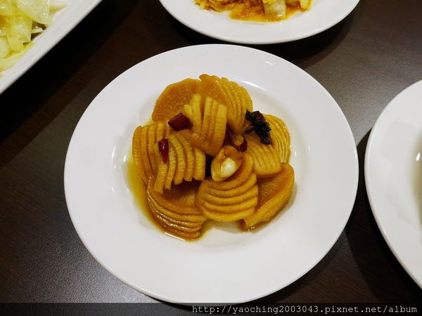 台中北區 狀元閣茶餐廳，五斤重片鴨三吃3200一桌料理，自用請客兩相宜，更有多種港式料裡點心可選擇