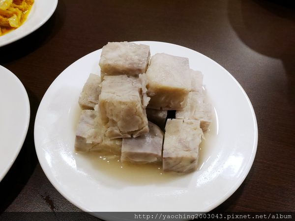 台中北區 狀元閣茶餐廳，五斤重片鴨三吃3200一桌料理，自用請客兩相宜，更有多種港式料裡點心可選擇