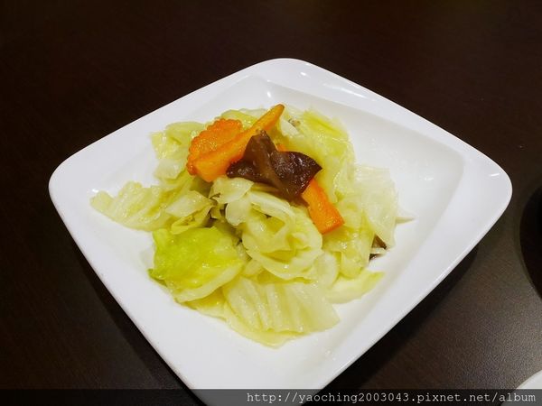 台中北區 狀元閣茶餐廳，五斤重片鴨三吃3200一桌料理，自用請客兩相宜，更有多種港式料裡點心可選擇