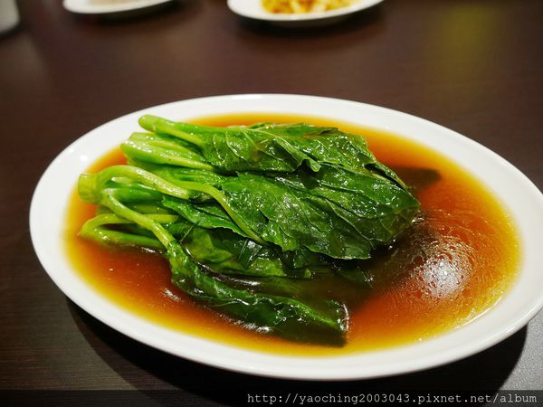 台中北區 狀元閣茶餐廳，五斤重片鴨三吃3200一桌料理，自用請客兩相宜，更有多種港式料裡點心可選擇