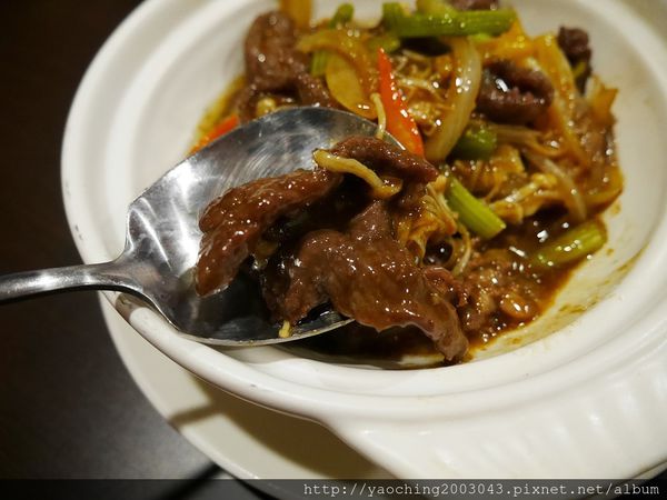 台中北區 狀元閣茶餐廳，五斤重片鴨三吃3200一桌料理，自用請客兩相宜，更有多種港式料裡點心可選擇