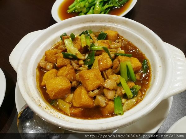 台中北區 狀元閣茶餐廳，五斤重片鴨三吃3200一桌料理，自用請客兩相宜，更有多種港式料裡點心可選擇