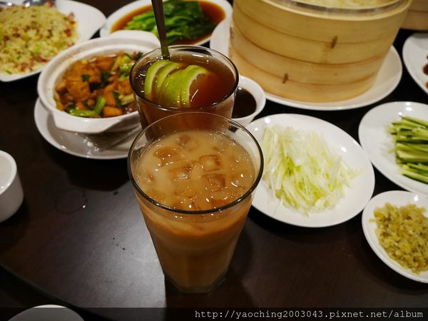 台中北區 狀元閣茶餐廳，五斤重片鴨三吃3200一桌料理，自用請客兩相宜，更有多種港式料裡點心可選擇