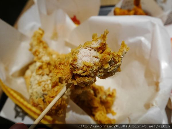 台中北區 Mom's Touch，韓國來的知名速食落腳一中商圈，東西不錯吃，唯有服務尚須改進