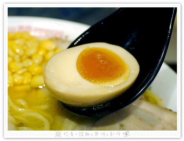 [台南食記] 九州麵屋深夜食堂~賣到凌晨兩點！自製麵條與天然湯頭！奶油玉米拉麵&辣味噌拉麵‧叉燒肉片群起圍攻！
