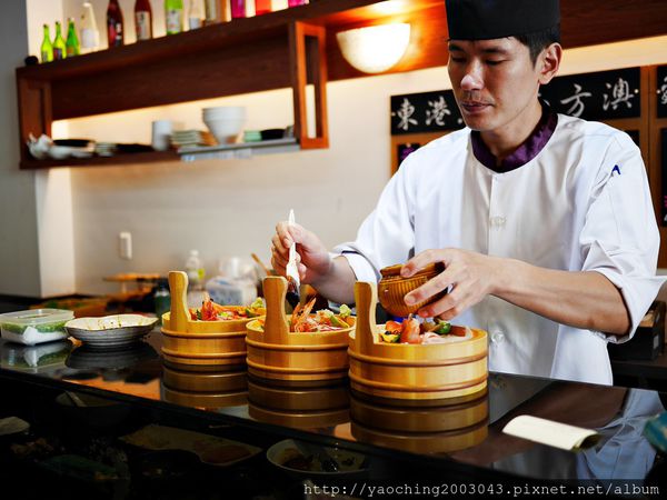 高雄三民區- 福川町-滿盛爆料的海鮮丼上桌囉