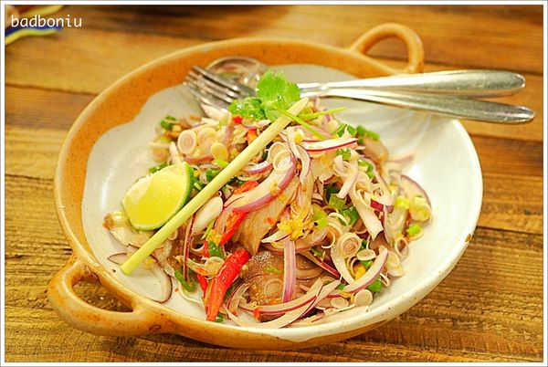 【食】【台中】Thai J泰式料理餐廳．在被優雅綠意包圍的秘密花園中吃正宗清邁風泰國菜
