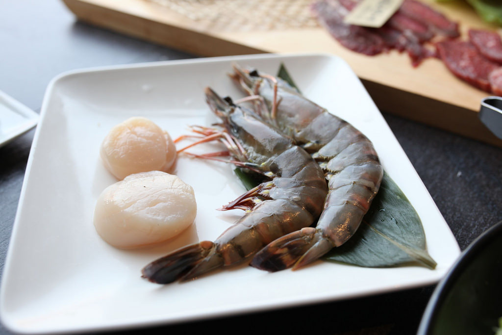 【高雄】牧島燒肉│驚心動魄燒肉宴│大魯閣草衙道．桑尼瘦不了