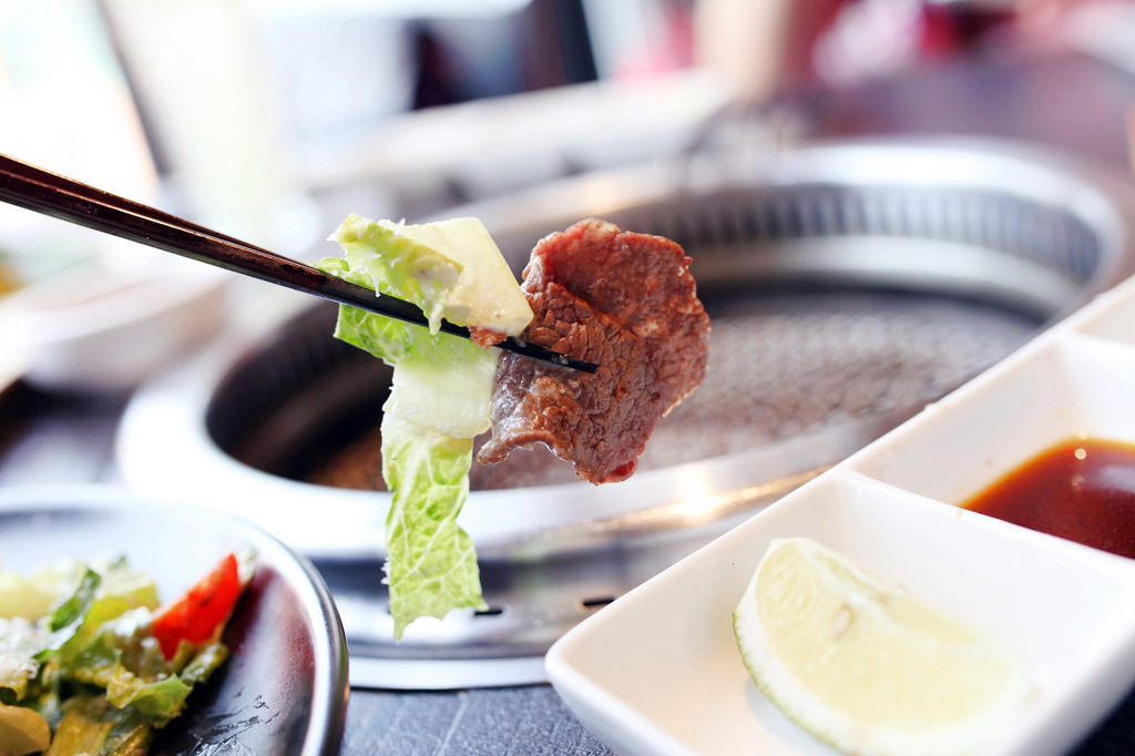 【高雄】牧島燒肉│驚心動魄燒肉宴│大魯閣草衙道．桑尼瘦不了